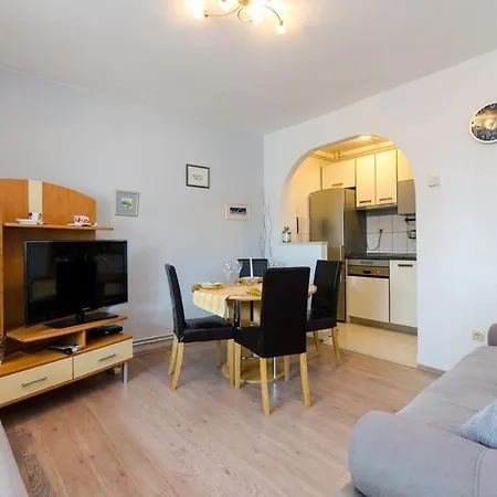 Apartment In 5614
