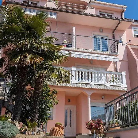 Apartment In 5614 Crikvenica